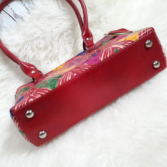 VIVID by Sukriti 100% Leather Red Damask Pattern Hand-Painted Bag - Picture 6 of 16